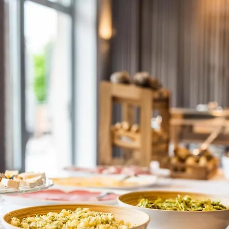Malpertuus Hotel 4*